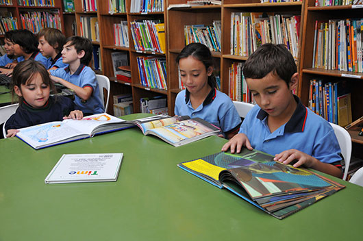 La Biblioteca y la formación de lectores